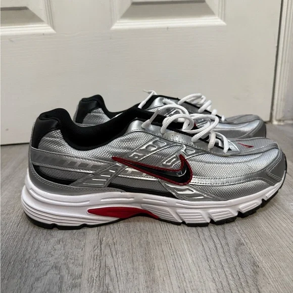Nike Initiator Men's Silver and Black Athletic Shoes - Picture 2 of 5